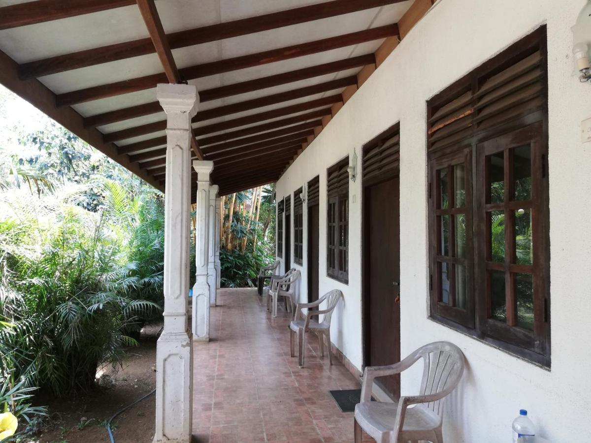 Leaf Guest House Gampola Eksteriør billede